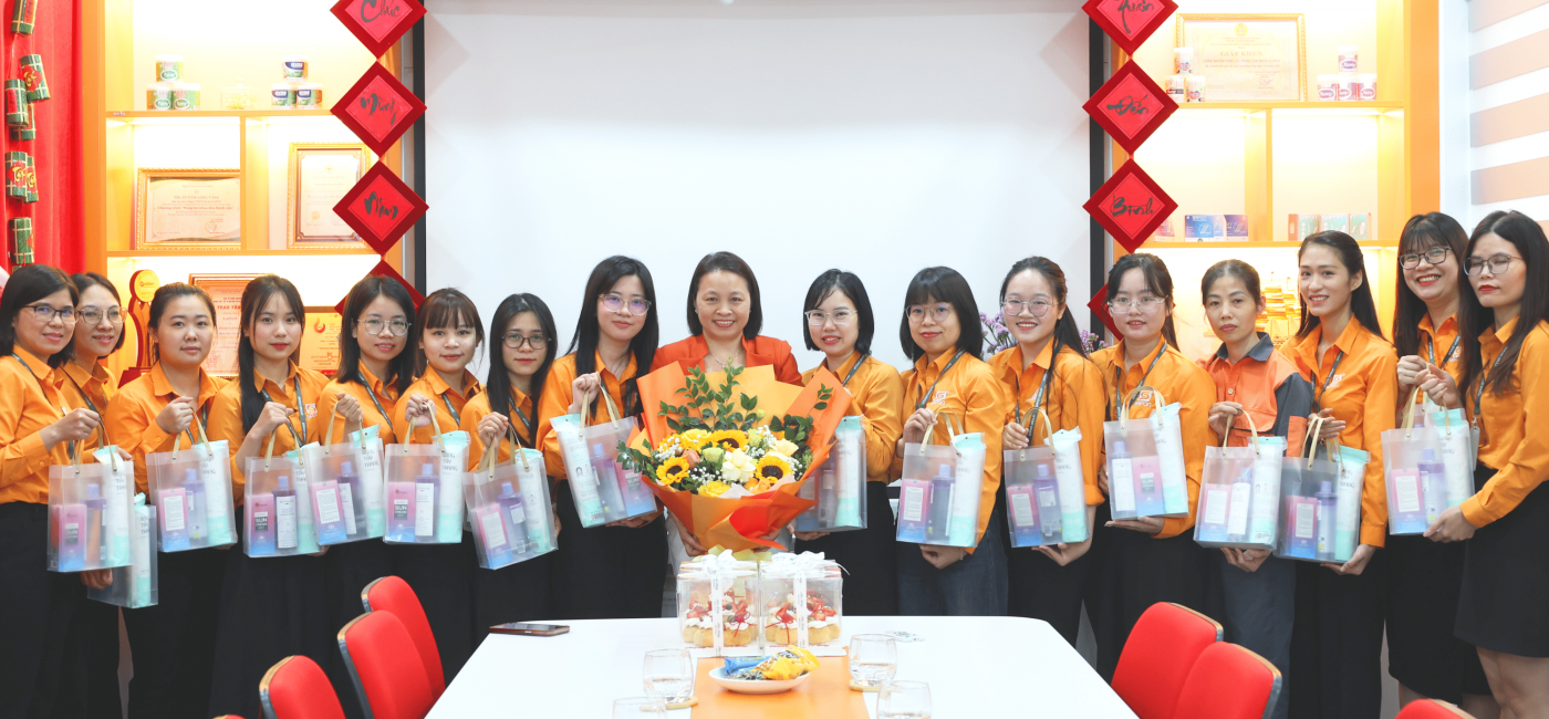 TÔN VINH NHỮNG NGƯỜI PHỤ NỮ SAPON GROUP NHÂN NGÀY 8 THÁNG 3