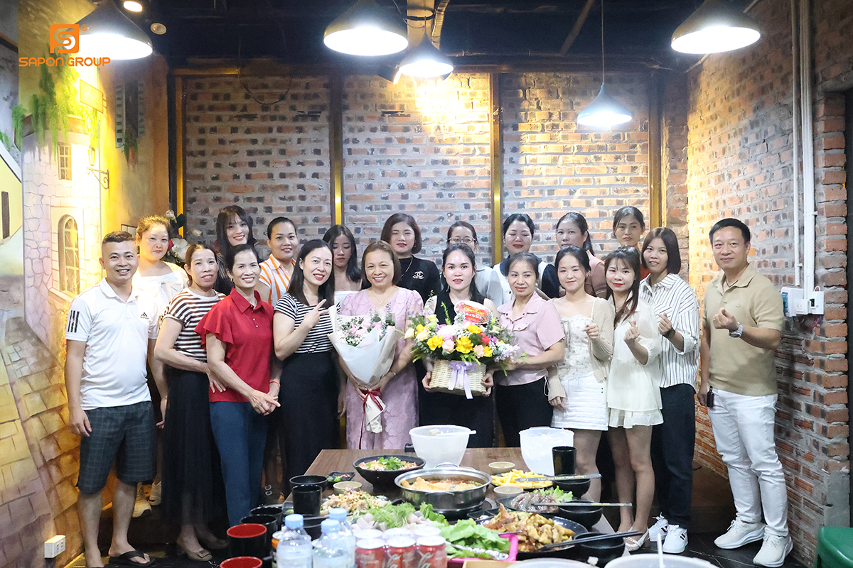 Buổi tiệc tại Nhà máy Đông Anh